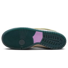 Nike SB Dunk Low Pro Alexis Sablone Chameleon QS Skateboard Shoe - Oil Green/Desert Moss-White