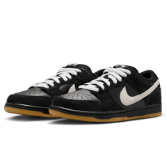 Nike SB Dunk Low Pro Skateboard Shoe - Black/White-Black-Gum Light Brown