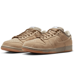 Nike SB Dunk Low Pro B Skateboard Shoe - Parachute Beige/Parachute Beige