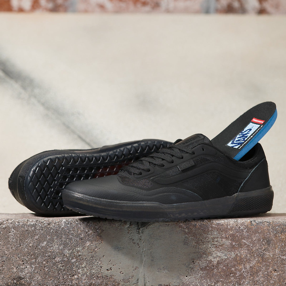 Vans Leather AVE Pro Skateboard Shoe - Black